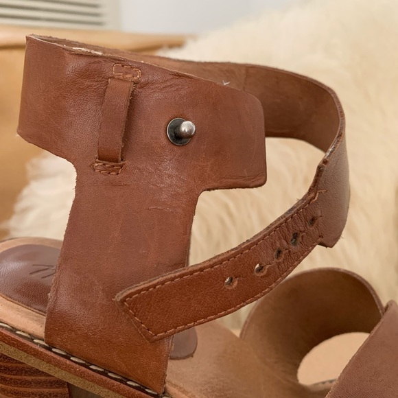 MADEWELL Leather Block Heel Sandal - Picture 4 of 10